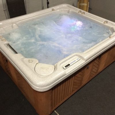 Leisure Bay spa 6 persoons 2x 5pk pompen in zeer nette staat occasion!